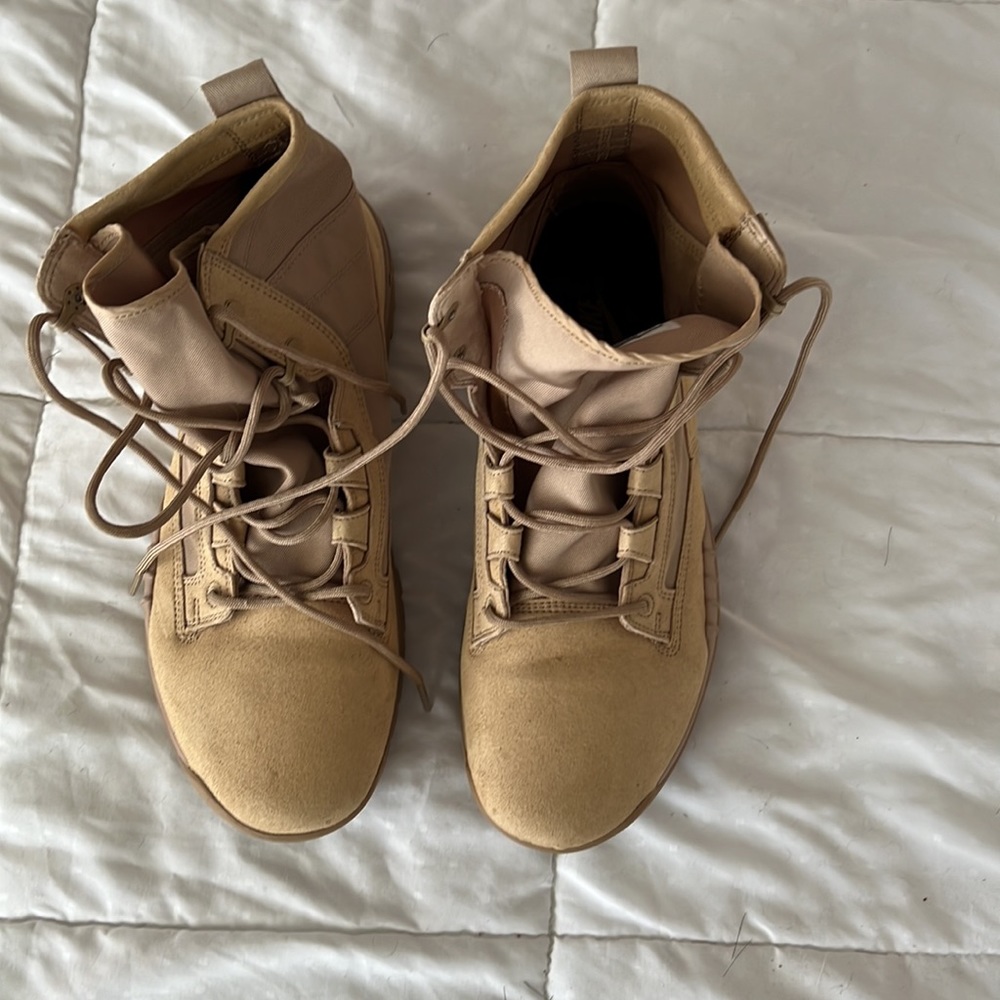 Nike Boots - Picture 6 of 7